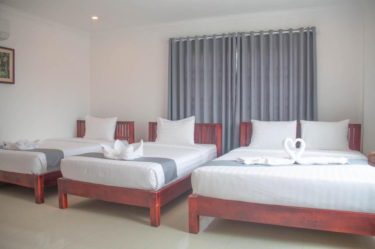 White Corner Hotel Phnom Penh Exterior photo